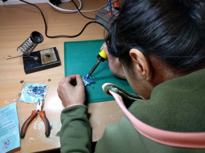 tog-tindie-badge-soldering